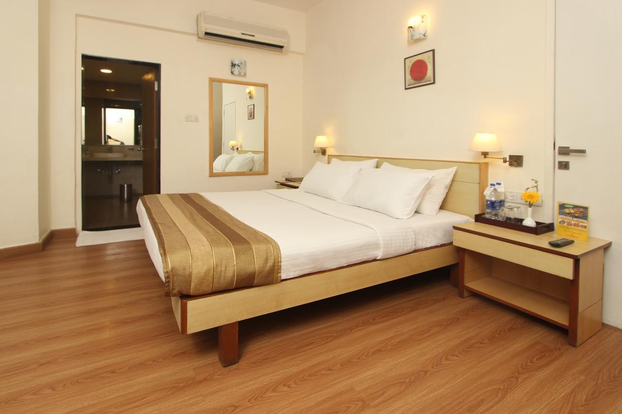 Hotel Phoenix Koregaon Park Pune Exterior foto
