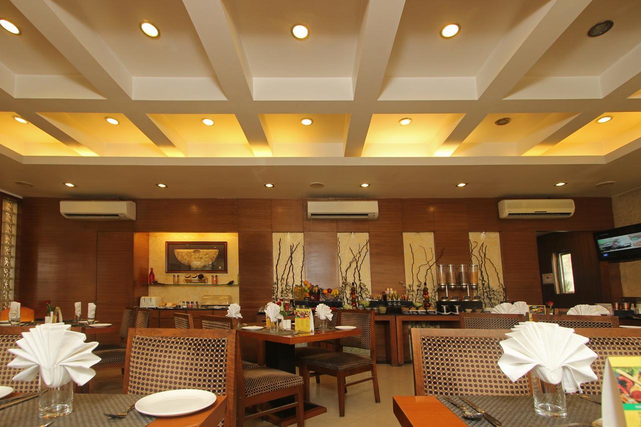 Hotel Phoenix Koregaon Park Pune Exterior foto