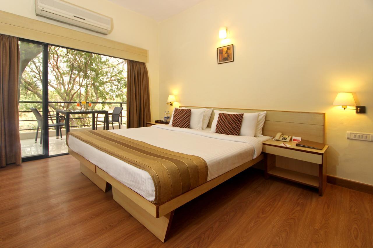 Hotel Phoenix Koregaon Park Pune Exterior foto