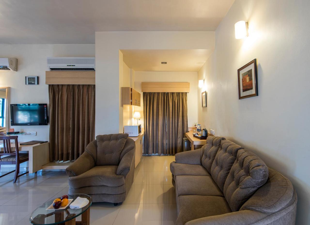 Hotel Phoenix Koregaon Park Pune Exterior foto