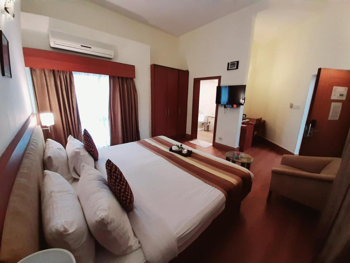 Hotel Phoenix Koregaon Park Pune Exterior foto
