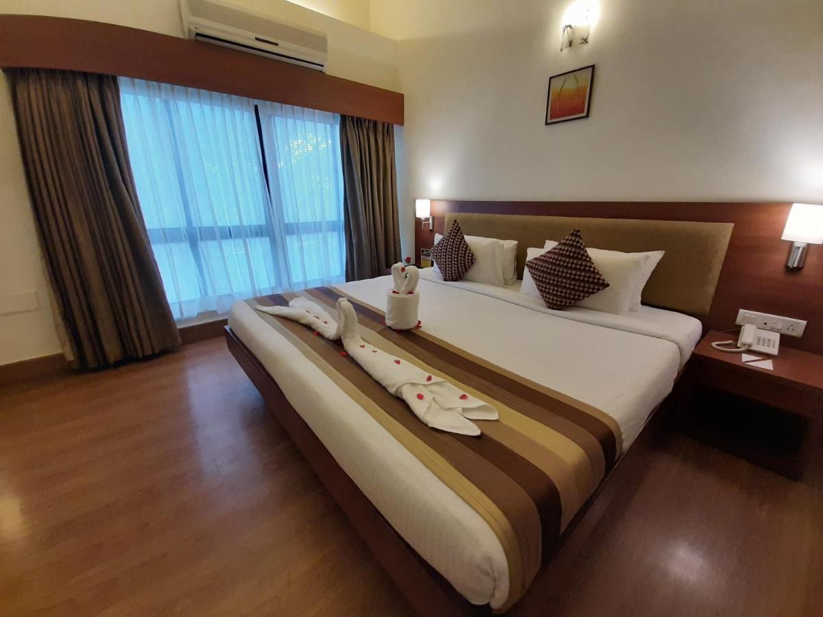 Hotel Phoenix Koregaon Park Pune Exterior foto